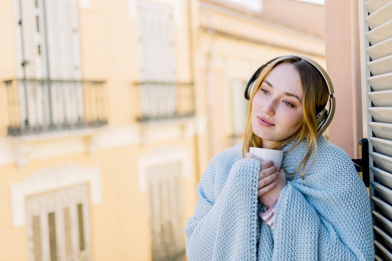 La música dance en invierno es totalmente terapéutica y eleva el estado de ánimo.