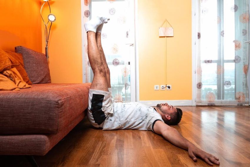 La gimnasia postural se puede practicar en casa porque sus ejercicios son muy sencillos y no es necesario disponer de mucho tiempo para realizarlos.