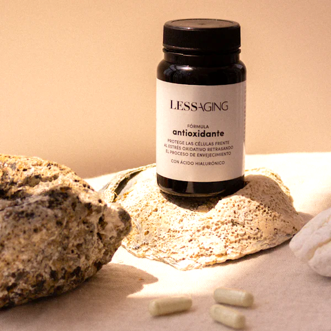 Ecolover recomienda el suplemento Fórmula Antioxidante de la marca Lessaging con coenzima Q10 porque protege del estrés oxidativo.