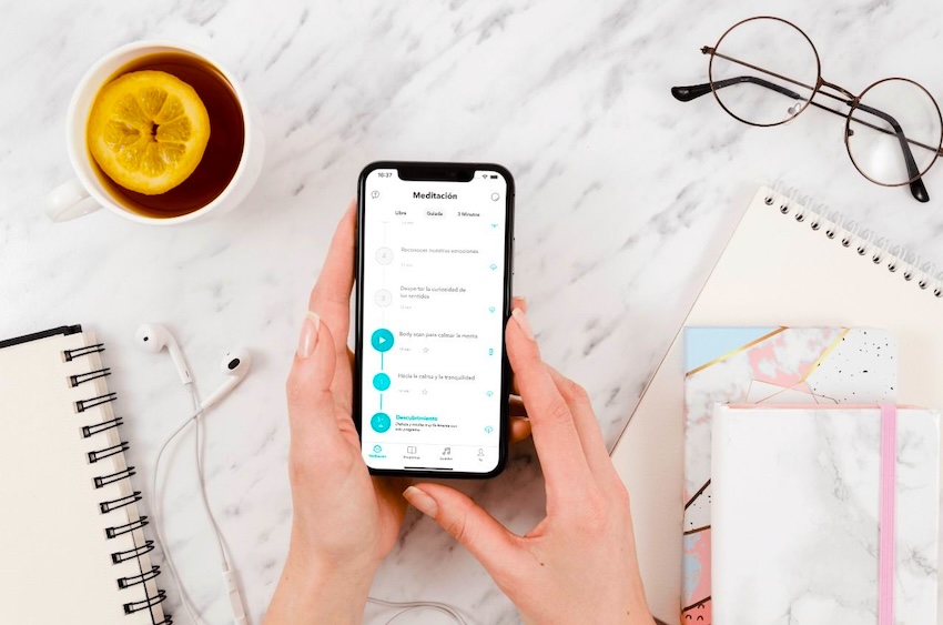 La comodidad de la app Petit Bambou cuando se instala en un móvil permite que sea usada en cualquier momento y entorno del día a día.