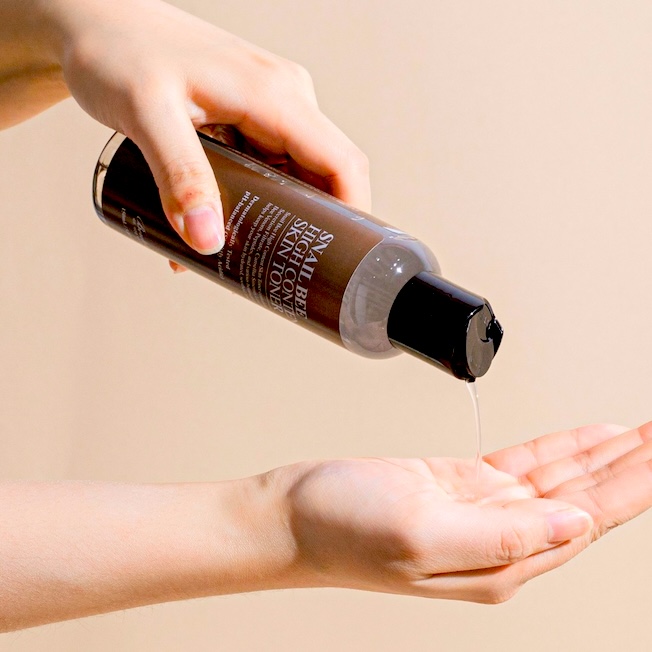 Desde Ecolover recomendamos el tónico Snail Bee de la firma Benton porque su baba de caracol es ideal para pieles secas y sensibles.