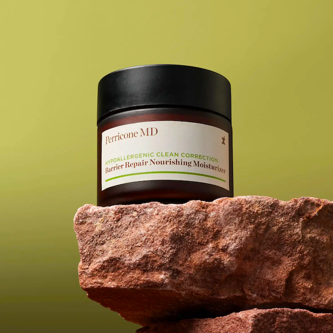 Ecolover recomienda la crema hidratante Barrier Repair Nourishing Moisturizer de la marca Perricone MD porque reduce las rojeces y calma la piel.