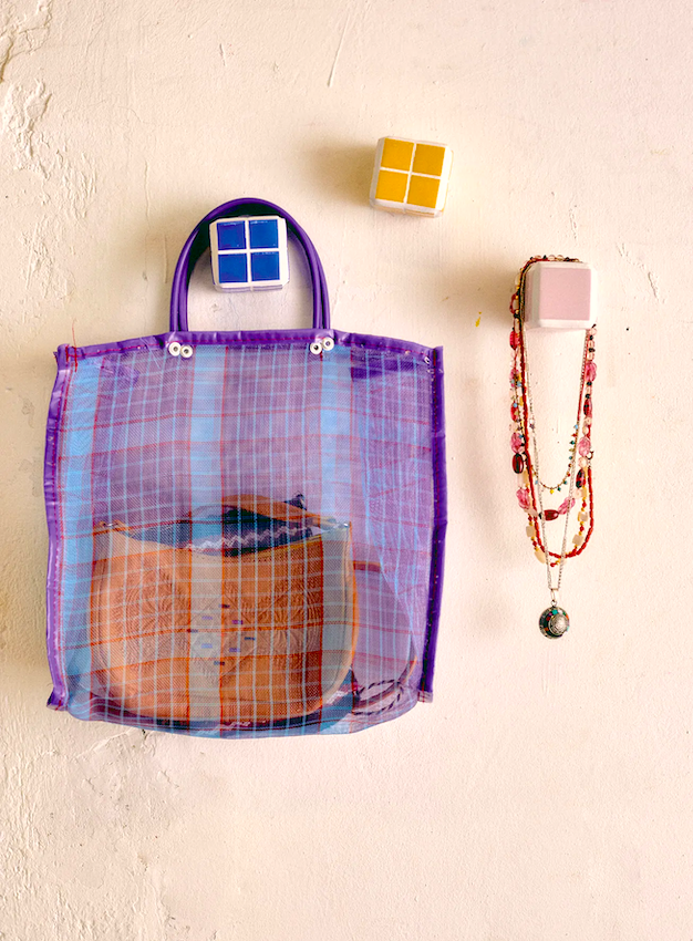 Pequeñas piezas decorativas con azulejos pueden ser muy funcionales en el universo creativo artesanal de Parda Objetos.