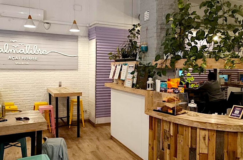 Hay marcas españolas que se han especializado en fomentar el consumo de açaí a través de productos y locales veganos.
