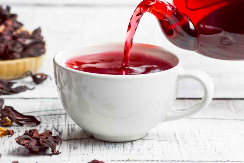 Ecolover recomienda usar las flores de hibisco para preparar una infusión caliente para aliviar las digestiones pesadas.